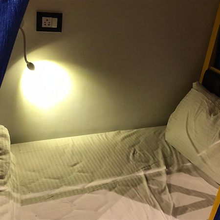 New Mango Dormitory Мумбаї Екстер'єр фото