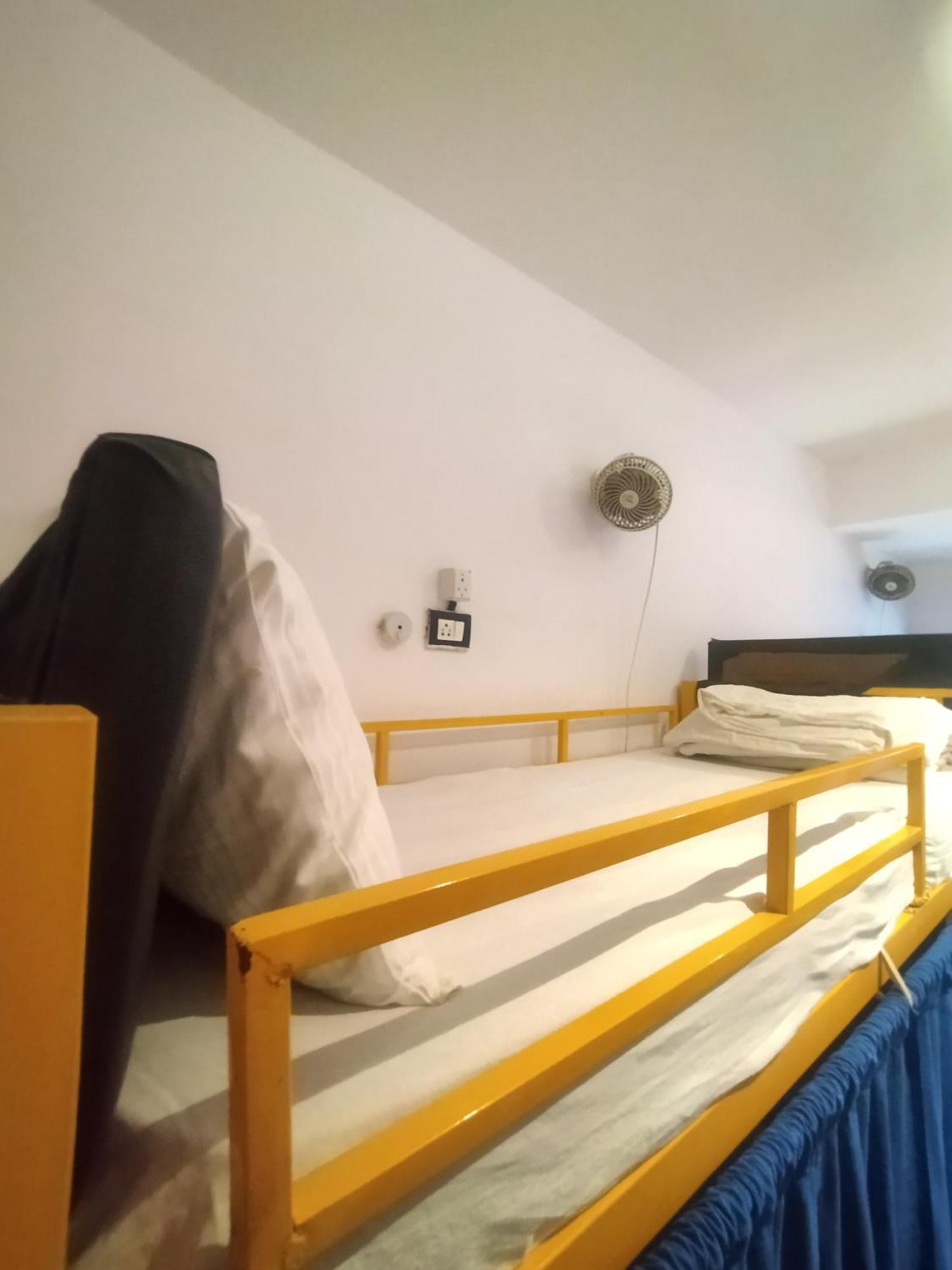 New Mango Dormitory Мумбаї Екстер'єр фото