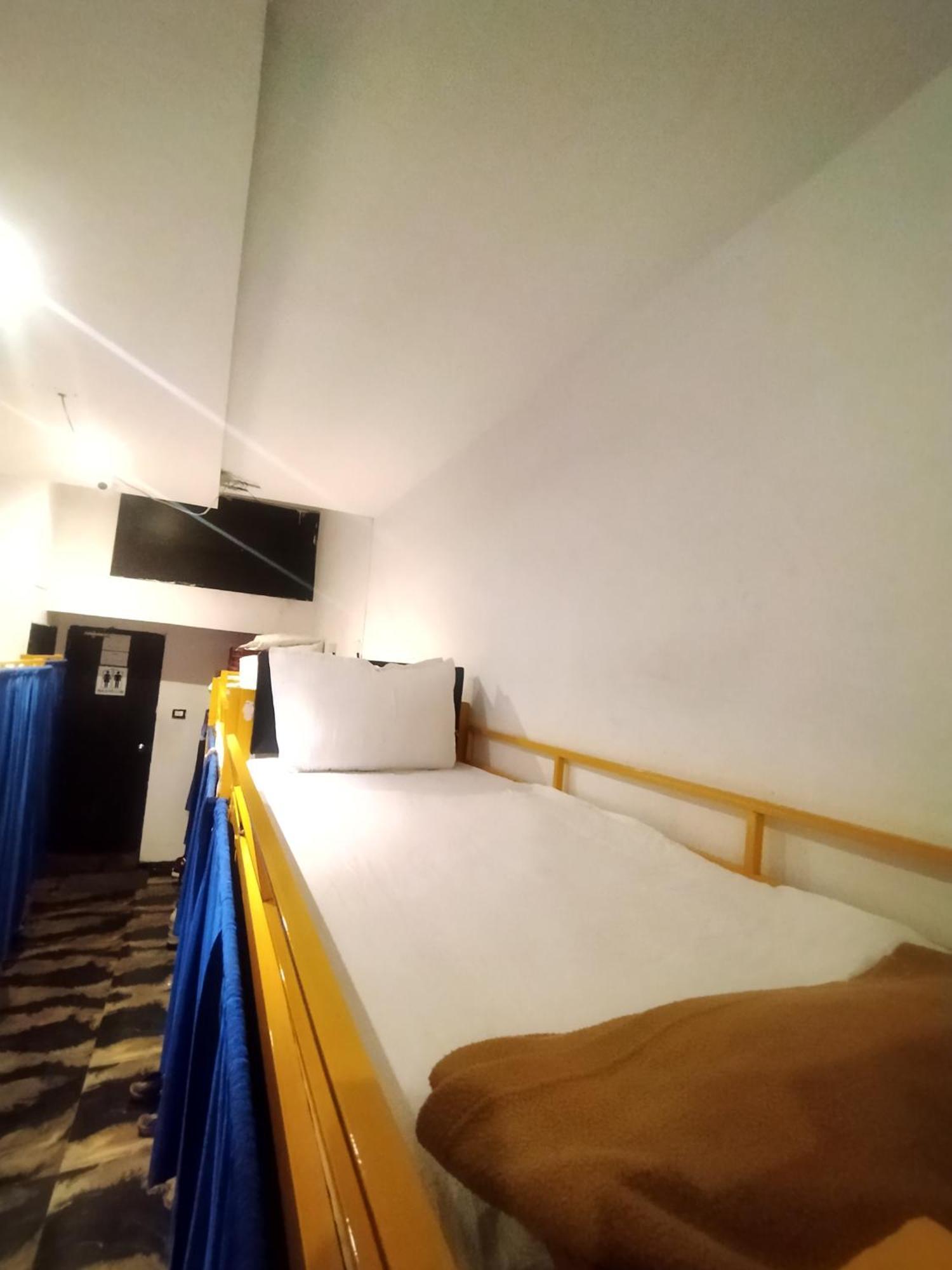 New Mango Dormitory Мумбаї Екстер'єр фото