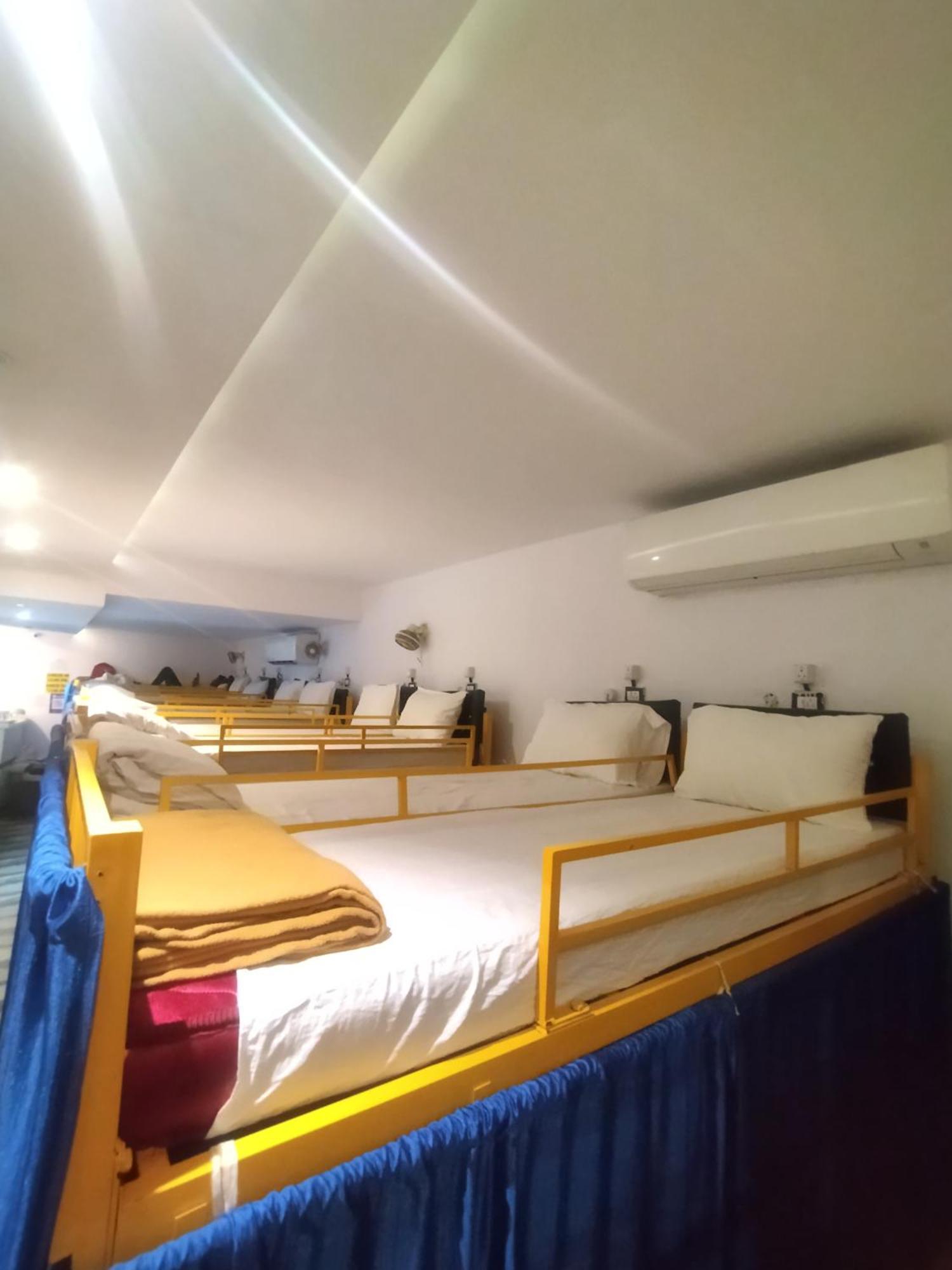 New Mango Dormitory Мумбаї Екстер'єр фото